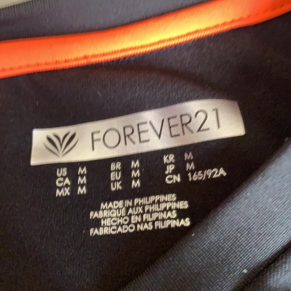 Forever 21 black top US medium - Picture 3 of 3